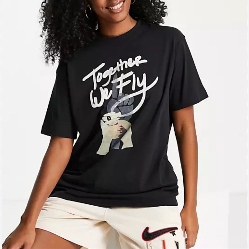 NWT Women's Nike tee